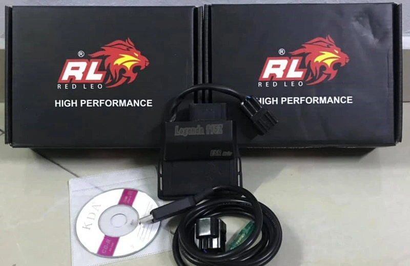 Một bộ ECU Redleo được bán có đi kèm đĩa phần mềm và cáp kết nối